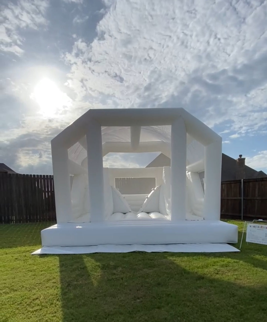 specialty modern bounce house DFW Confetti Bounce