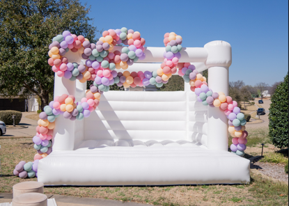 Dallas and Fort Worth bounce houses. White bounce houses, modern and slide bounce houses and bubble houses.