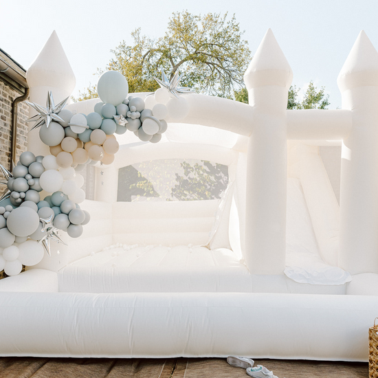 Dallas and Fort Worth bounce houses. White bounce houses, modern and slide bounce houses and bubble houses.